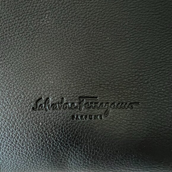 Salvatore Ferragamo Perfume Magnifica Zippered Black Cosmetic Case - Picture 5 of 8